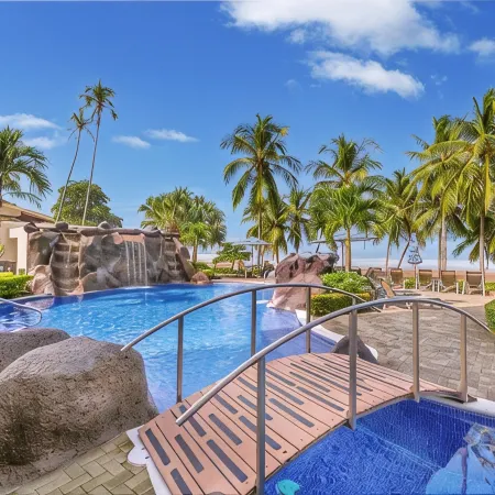 Magnificent Luxury True Beachfront Condo Unbeatable Commodities - 3 Br / 3.5 B