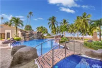 Magnificent Luxury True Beachfront Condo Unbeatable Commodities  - 3 Br / 3.5 B - 4 Sao