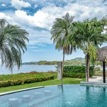Oceanfront Oasis - 9BR Infinity Pool Villa