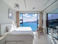 Le Grand Bleu Resort Hotels near Dolsan-eup