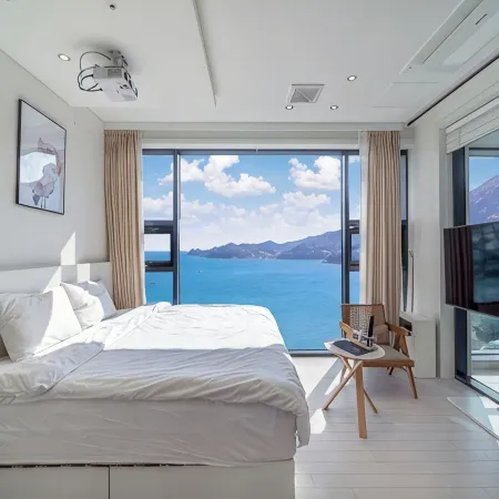 Le Grand Bleu Resort