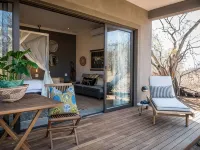 Safari Moon Luxury Bush Lodge
