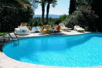 Frejus Villa with Private Pool & Beach -  Ferienhäuser
