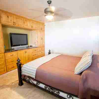 Newly Remodeled Villa In Pedregal 3 master suites over 3000 sq. ft. Rooms