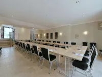 Unique Hôtel Résidence & Spa โรงแรมในแซ็ง-ราแฟล