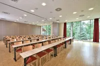 LH Parkhotel Hluboka Nad Vltavou Congress & Wellness - Parkplatz