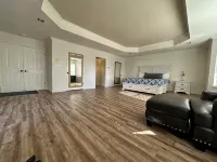 Spacious 4300 sq ft Bay Escape – On Golf Course & Near to Beach and Trials - 4-Star