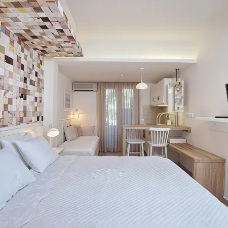 Liadromia Hotel