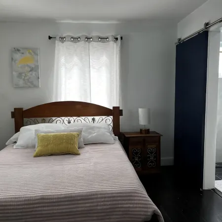 Spacious Apartment Central Located Отели в г. Хайалиа