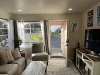 Cheerful Two Bedroom Bungalow Newly Remodeled! Arcade games, Air Hockey Table. - Boutique