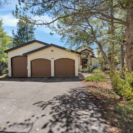 Luxury Keystone Riverfront House w/ Hot Tub, Mountain Views, Golf & Ski Access