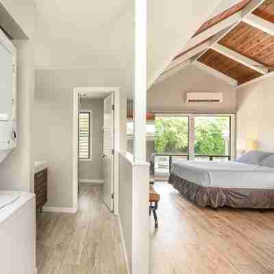 PRIVATE Ocean Front Cottage Over Looking Beautiful Kalapaki Bay Rooms