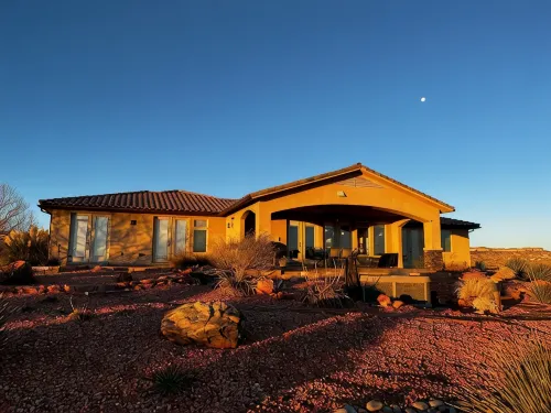 Inspiring Views! Luxury, Serenity, Hot Tub, Lake Powell, Antelope,EV CHG - Kitchens