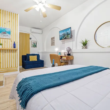 2Bd/1B/7Ppl/Wi-Fi/BBQ/Spa/Free Parking & Washer/Dryer