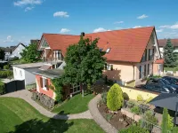 Hotel & Gästehaus Im Ziegelweg Garni Ξενοδοχεία στην πόλη Rust