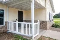 Ada Accessible Brillion 2‑ Suite w/ Full Kitchen Near Ariens – Unit #1 - Wifi