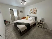 Cozy Condo on 400 N - Homestays