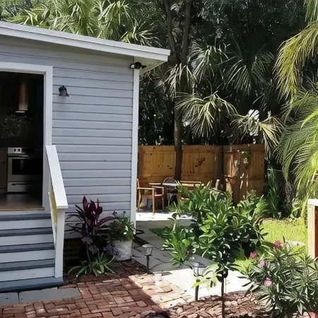 Casa Lola Downtown Cottage