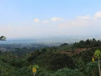 Serenity and Fresh Air Villa 36 Gunung Salak Hotel di Cijeruk