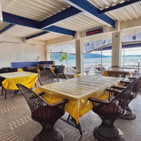 Mangos Beachfront Resort