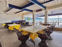 Mangos Beachfront Resort