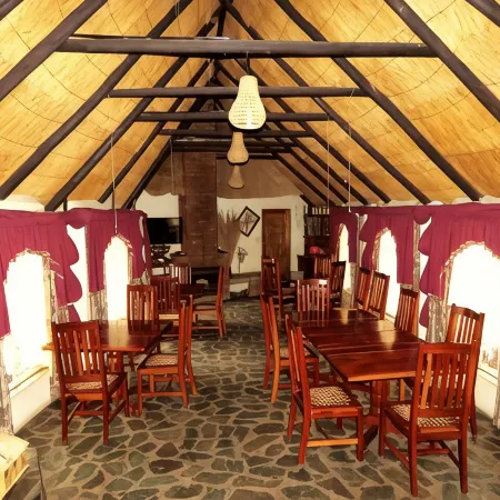 Parrot Lodge