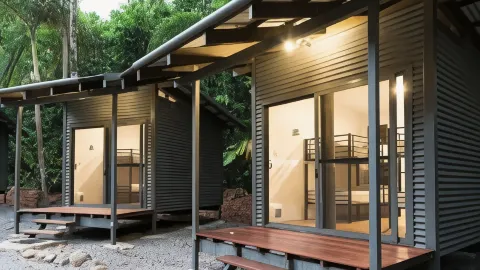 薩法里山林小屋 in 考驗角