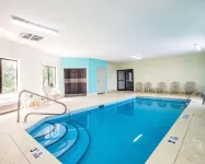 Days Inn by Wyndham McDonough - Pet Friendly