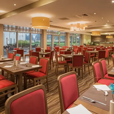 Holiday Inn London Luton North by IHG