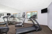 AmericInn by Wyndham Green Bay West - Gym