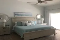 Beautiful Naples FL Condo w/ Lazy River, Minutes to Marco Island/Naples Beaches - Wifi