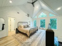 the RISER - BRAND NEW Modern Cabin in Broken Bow!