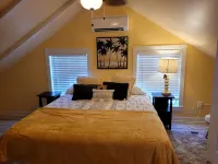 Heart of Old Town on QUIET Peacon Lane. Historic Seaport. Duval St. Pets welcome - 2 étoiles
