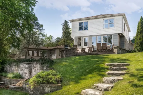 Lakefront Retreat Sleeps 12, Hot Tub, Boats, 1GIG Fibre, Pets, Wilmot Ski - 3 星級
