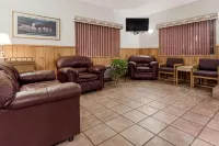 AmericInn by Wyndham Eagle River Downtown