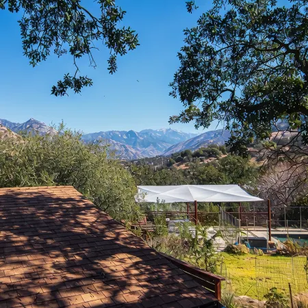 Alta Peak Penzion~Private EV Outlet, Outdoor Pool; Close to SNP entry