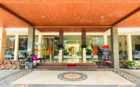 Dreamland Hotel and Lounge - parcheggio