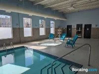 Divya Sutra Plaza and Conference Centre Calgary Airport - Pools