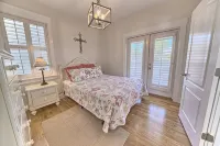 July 18 -25 Avail, Gated, 80Steps to Beach & Pool, Short Stroll to Rosemary Sq