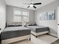 King Suite, Modern Loft Close to Downtown! Hotels in Dunean