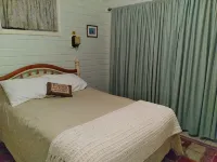 Horse farm with stunning mountain views! - Wifi
