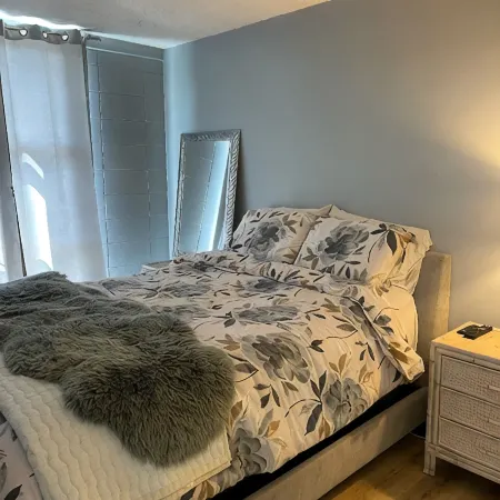 Great Location to the hospitals: 2 bed 1 bath Fully furnished. Отели рядом с достопримечательностью «Музей Байшоп»