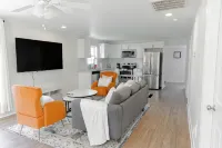 Charming 2-bedroom house with AC and WiFi in enjoyable China Grove - 3-Star