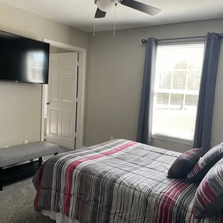 Hilltop Hideaway w/ Hot Tub Close to Nashville
