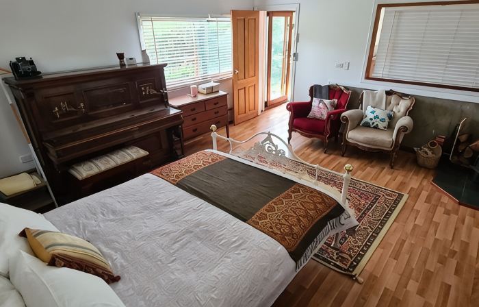 Dairy Song: for the Musicians, Artists, Travellers, Lovers of Birdlife, Yoga ...