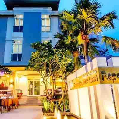 โรงแรมระพีพรรณวิลล์ Hotel Exterior