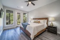 Sleeps 12! Game room! Kayaks! Lakefront! - 4-Star