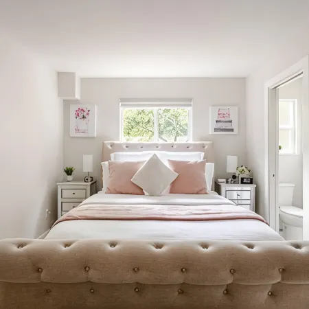 Luxurious & Modern 2 Bedroom Private Suite in Coquitlam 1 Family Отели в г. Кокуитлам