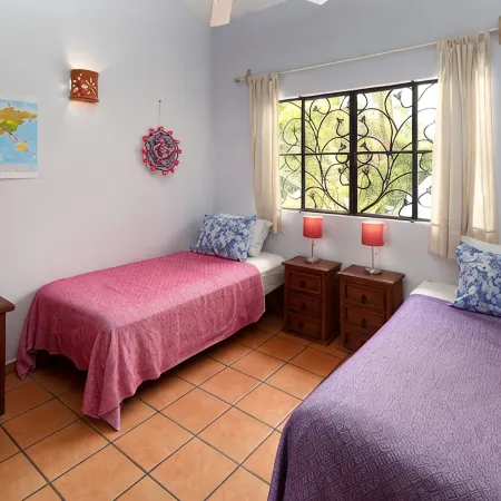 Casa Tortuga 2BR/1BA apt., private pool, patio&garden, parking.