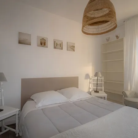 APARTMENT T2 150 m FROM THE SEA BEACH 800m EVERYTHING ON FOOT ( WI-FI) BICYCLES